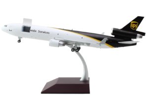 G2UPS1177-2__99778.jpg