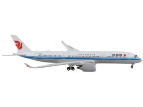 GJ1748-2__38831.jpg