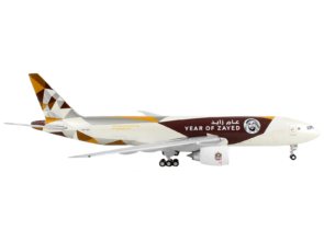 GJ1812-2__42195.jpg