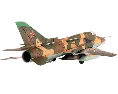 JCW-72-SU20-003-3__57814.jpg