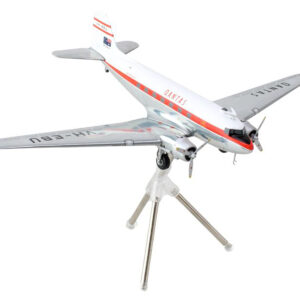 Douglas DC-3 Commercial Aircraft "Qantas Airways" (VH-EBU) White with Red Stripes "Gemini 200" Series 1/200 Diecast Model Airplane by GeminiJets