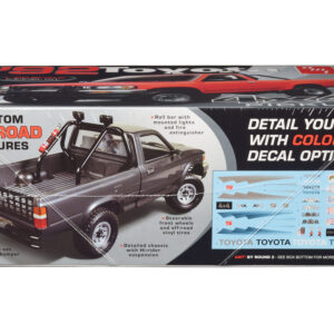 Skill 2 Model Kit 1992 Toyota 4x4 Pickup Truck (2023) 1/20 Scale Model by AMT