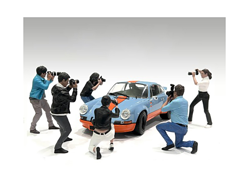 Photographers 6 piece Figure Set for 1/18 Scale Models by American Diorama