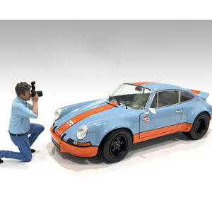 Photographers Figure #3 for 1/24 Scale Models by American Diorama